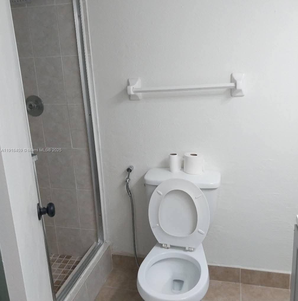 4111 Stirling Rd #102, Dania Beach FL 33314
