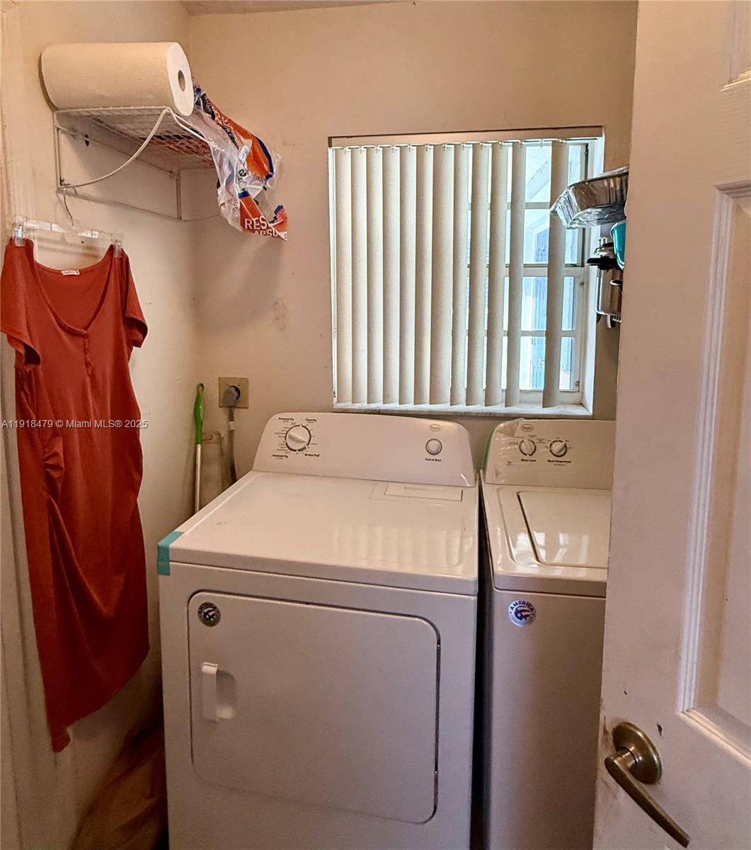 1060 New Parkview Pl, Haverhill FL 33417