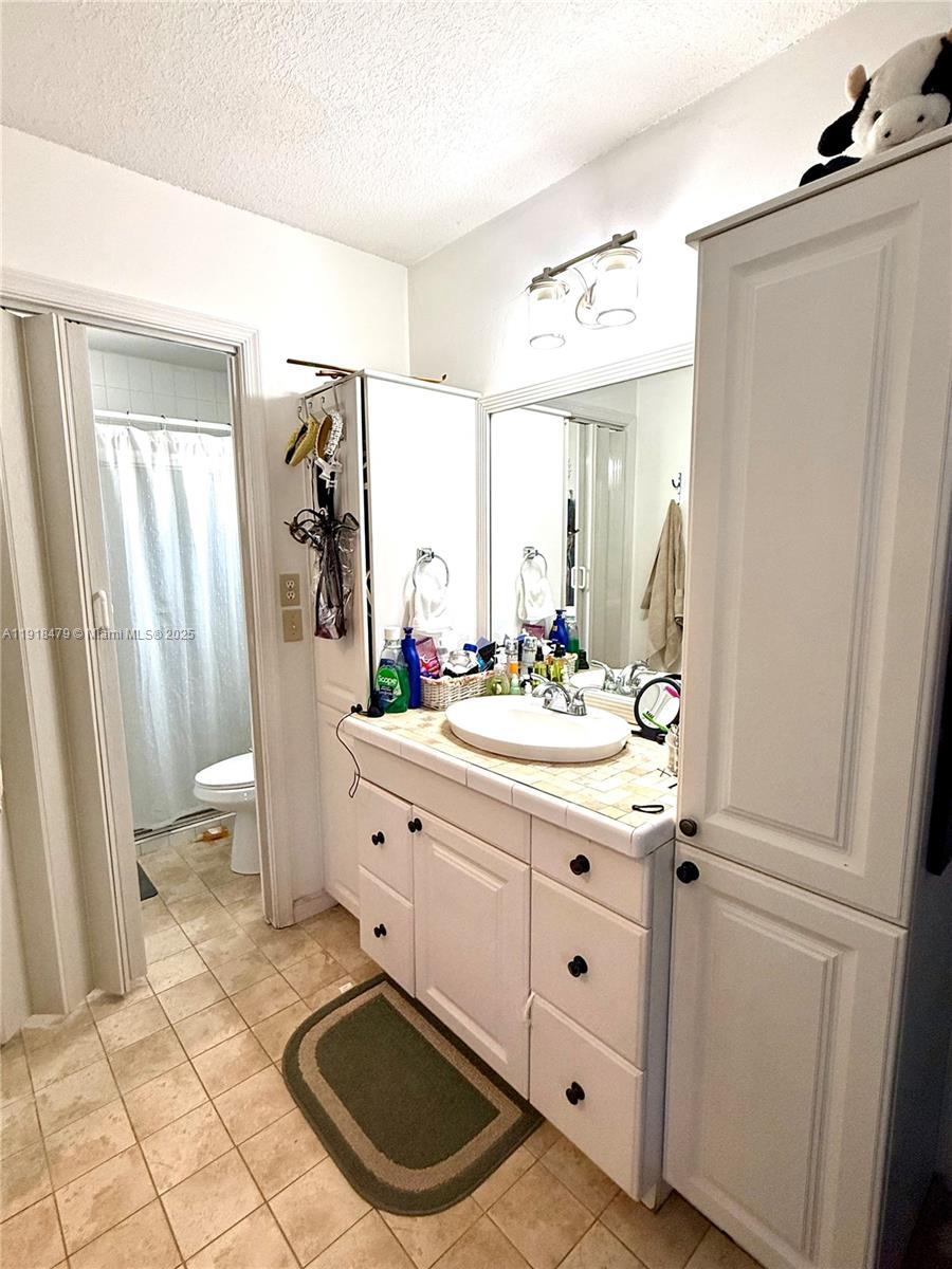 1060 New Parkview Pl, Haverhill FL 33417
