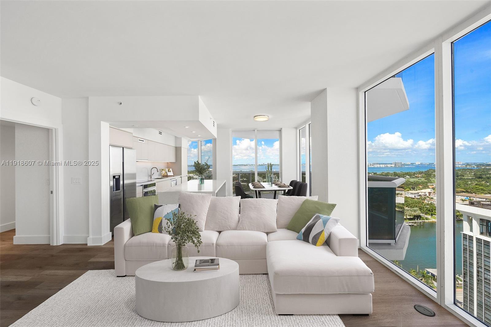 4779 Collins Ave #2407, Miami Beach FL 33140
