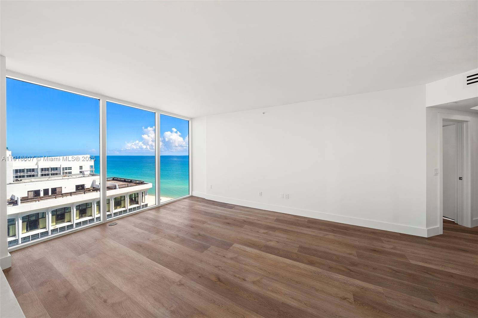 4779 Collins Ave #2407, Miami Beach FL 33140