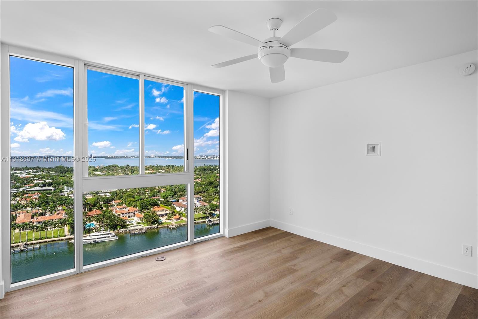 4779 Collins Ave #2407, Miami Beach FL 33140