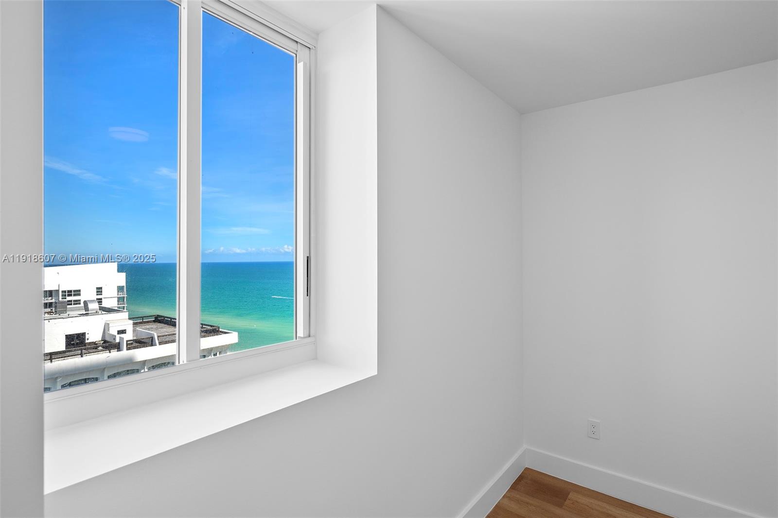 4779 Collins Ave #2407, Miami Beach FL 33140