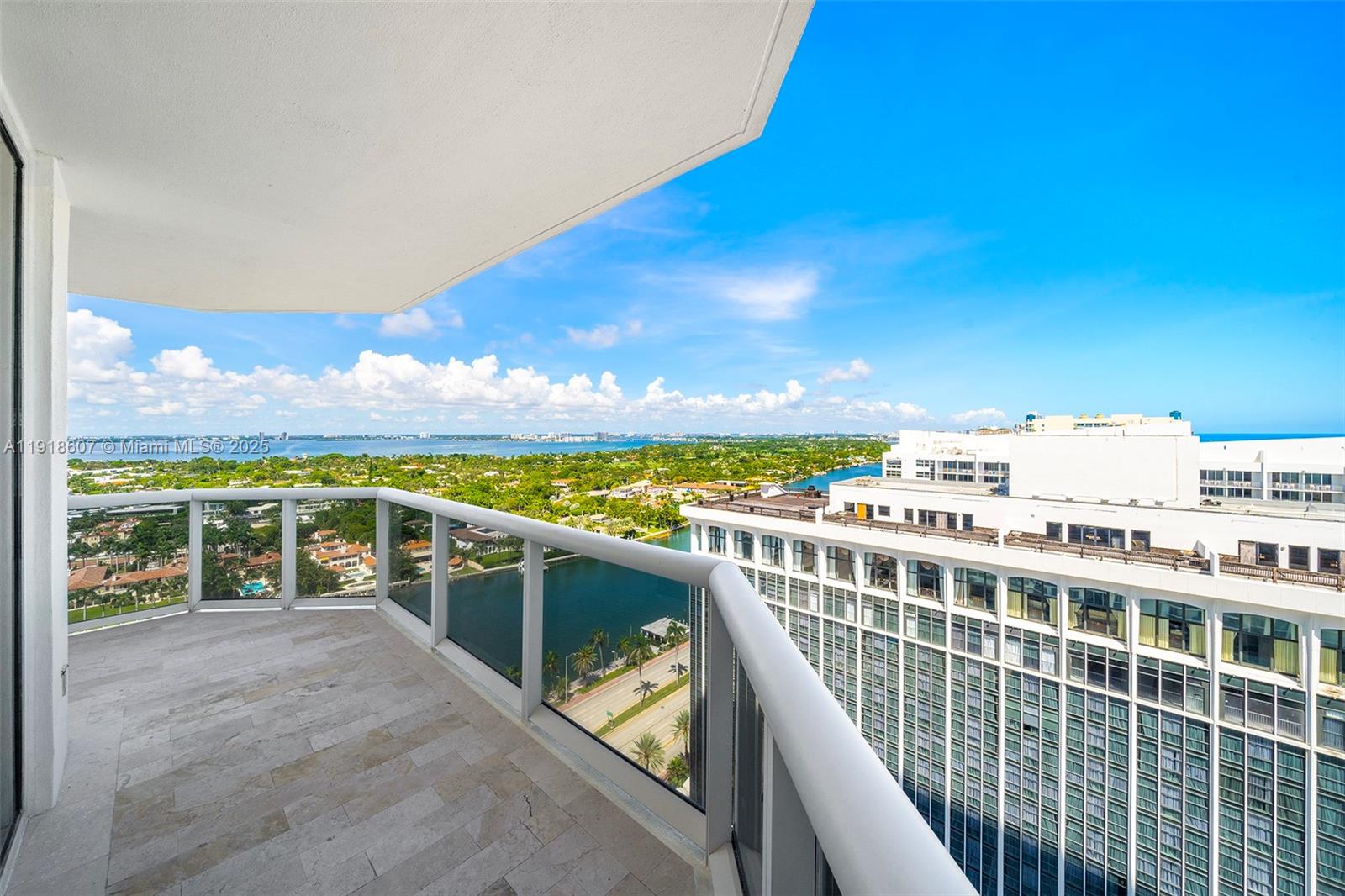 4779 Collins Ave #2407, Miami Beach FL 33140