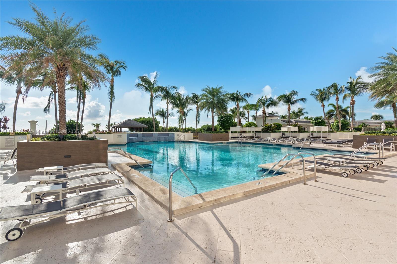 4779 Collins Ave #2407, Miami Beach FL 33140