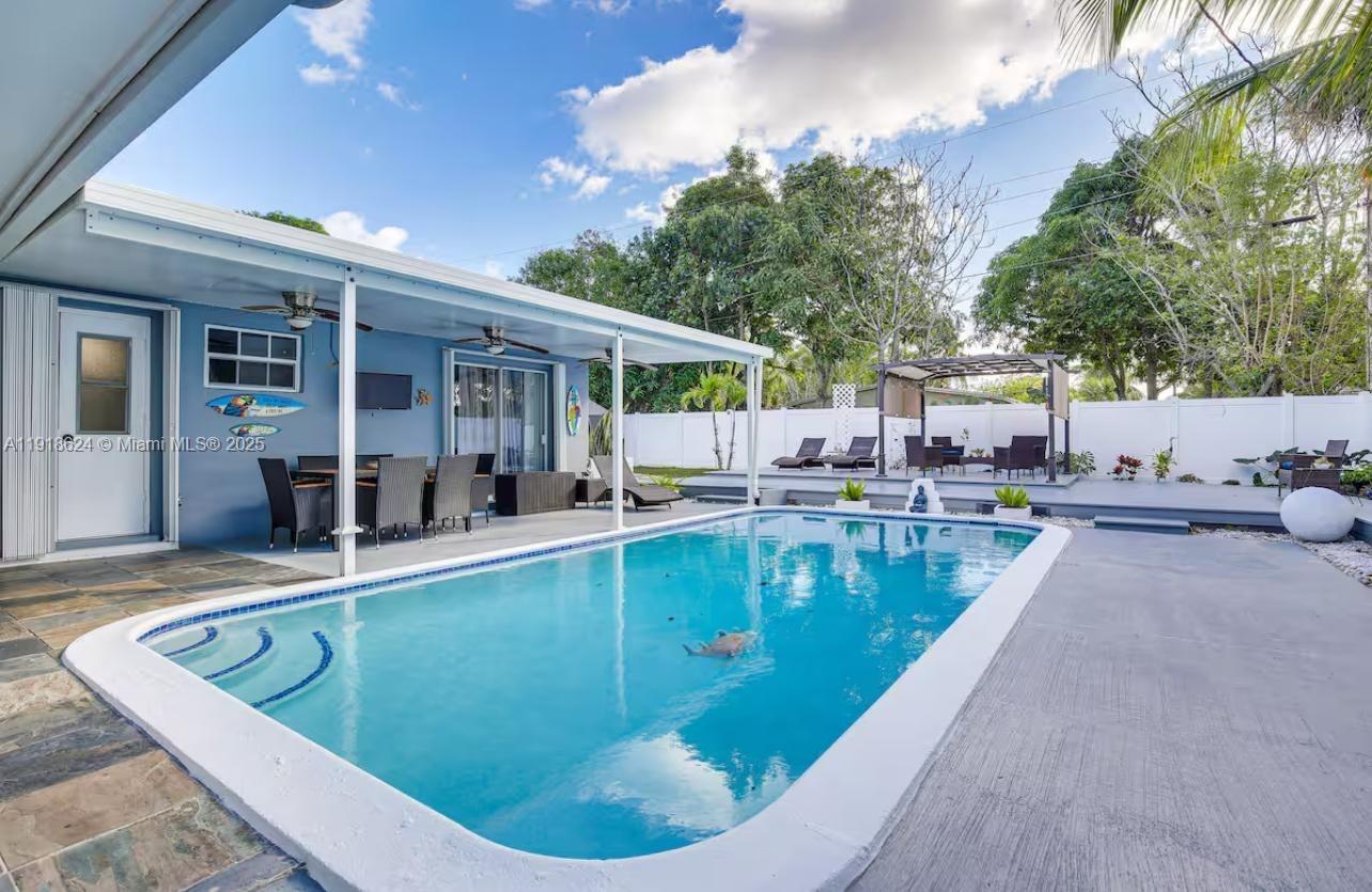 4420 NW 30th Ct, Lauderdale Lakes FL 33313
