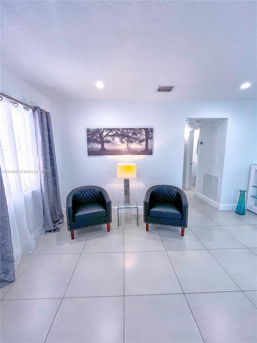 4420 NW 30th Ct, Lauderdale Lakes FL 33313