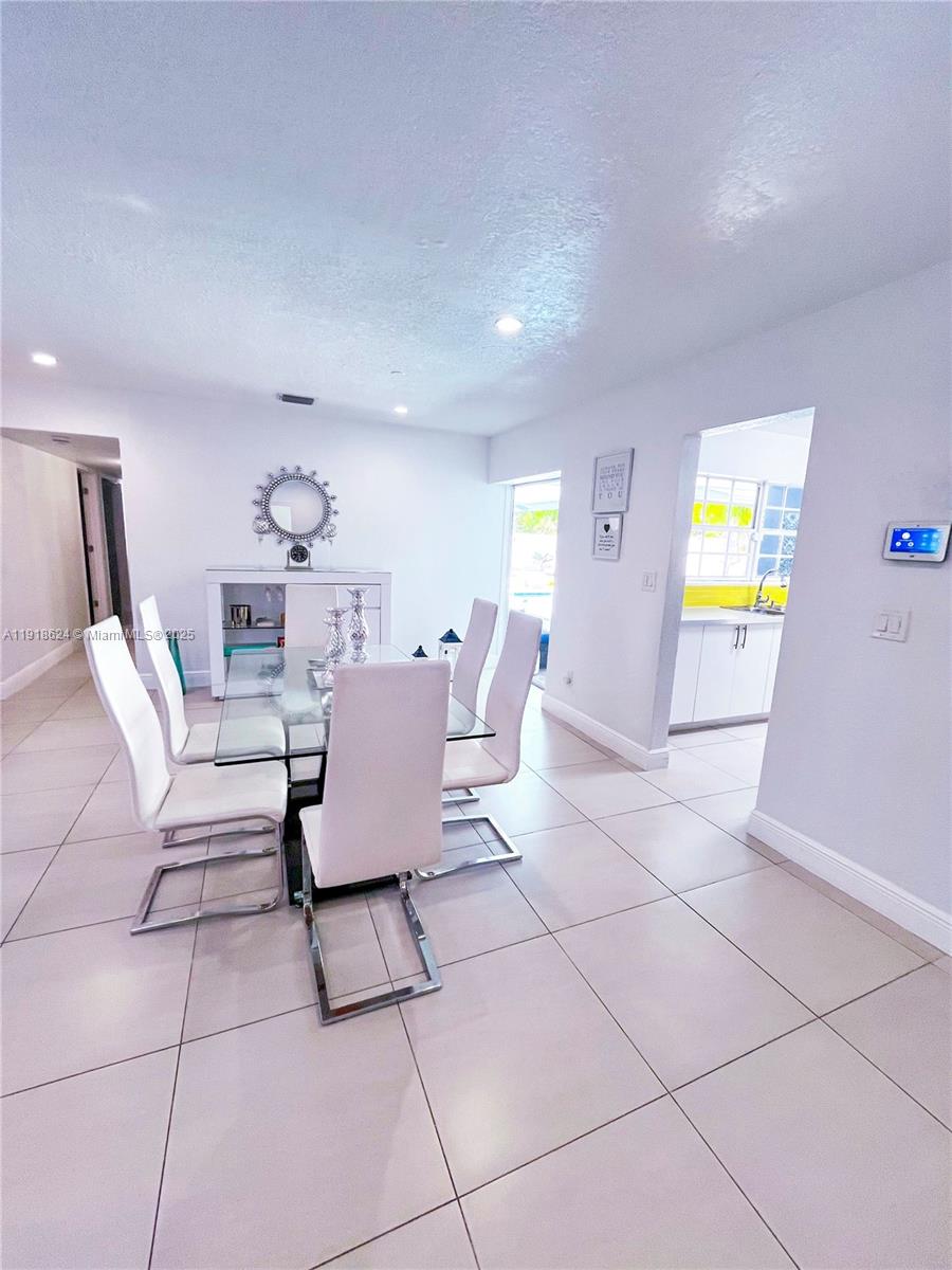 4420 NW 30th Ct, Lauderdale Lakes FL 33313