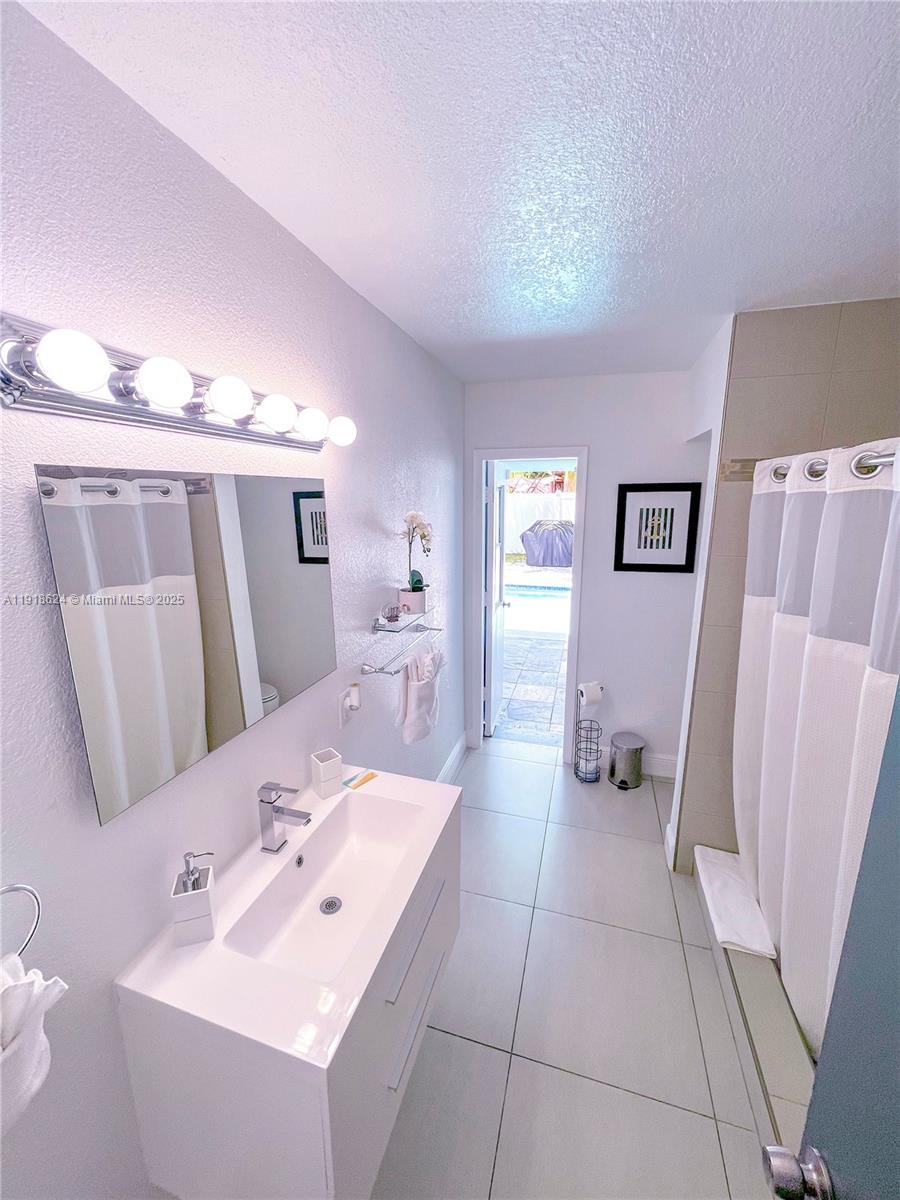4420 NW 30th Ct, Lauderdale Lakes FL 33313