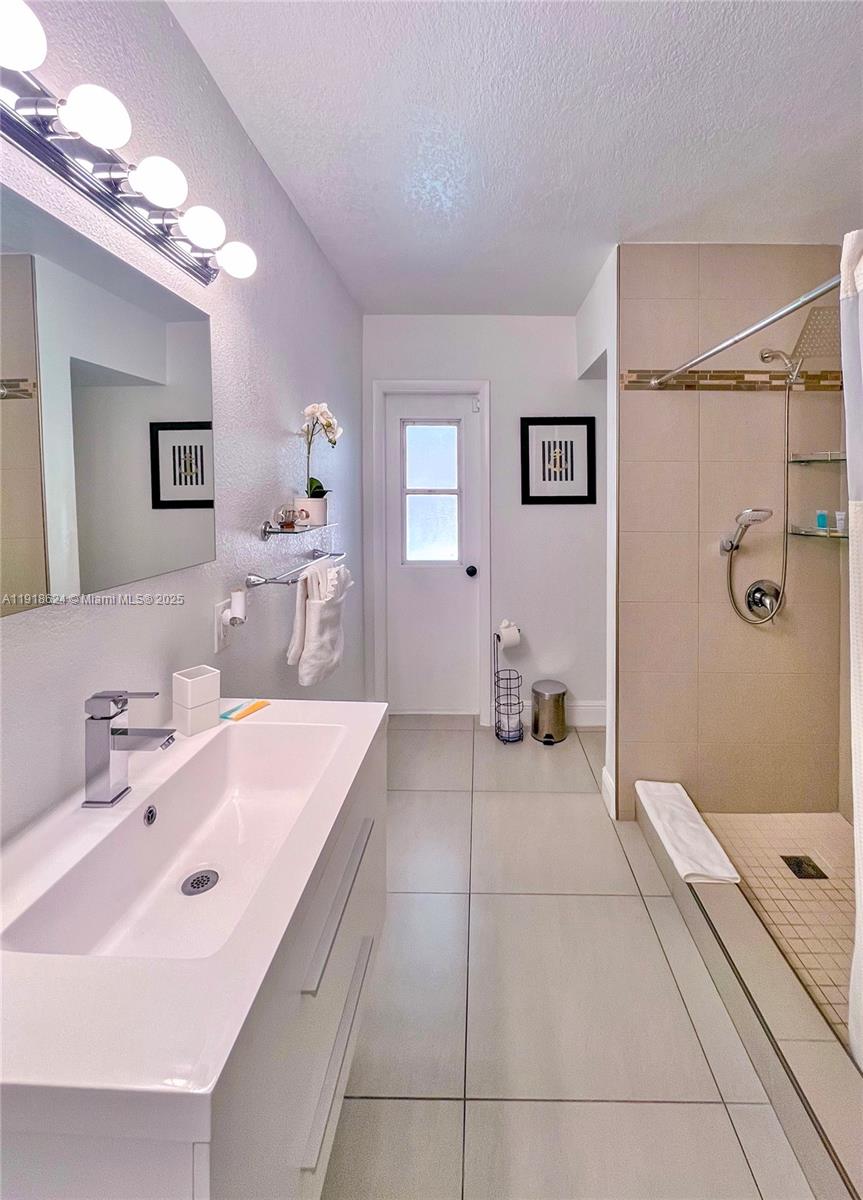 4420 NW 30th Ct, Lauderdale Lakes FL 33313