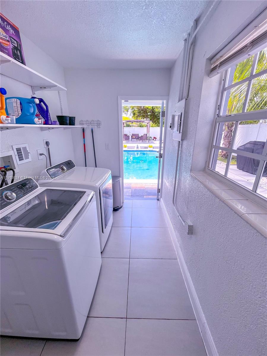 4420 NW 30th Ct, Lauderdale Lakes FL 33313