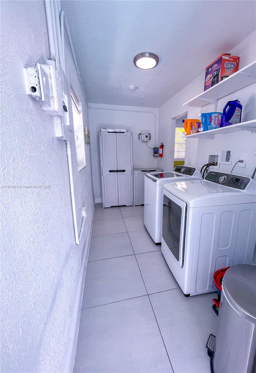 4420 NW 30th Ct, Lauderdale Lakes FL 33313