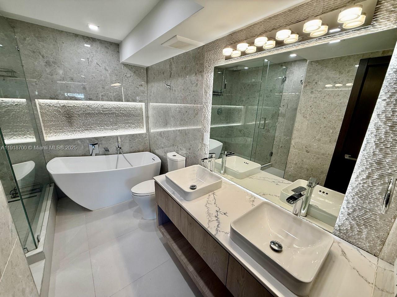 900 Bay Dr #524, Miami Beach FL 33141
