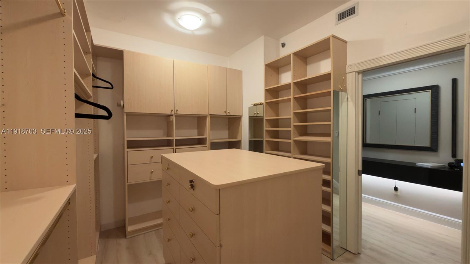 2000 Island Blvd #3004, Aventura FL 33160