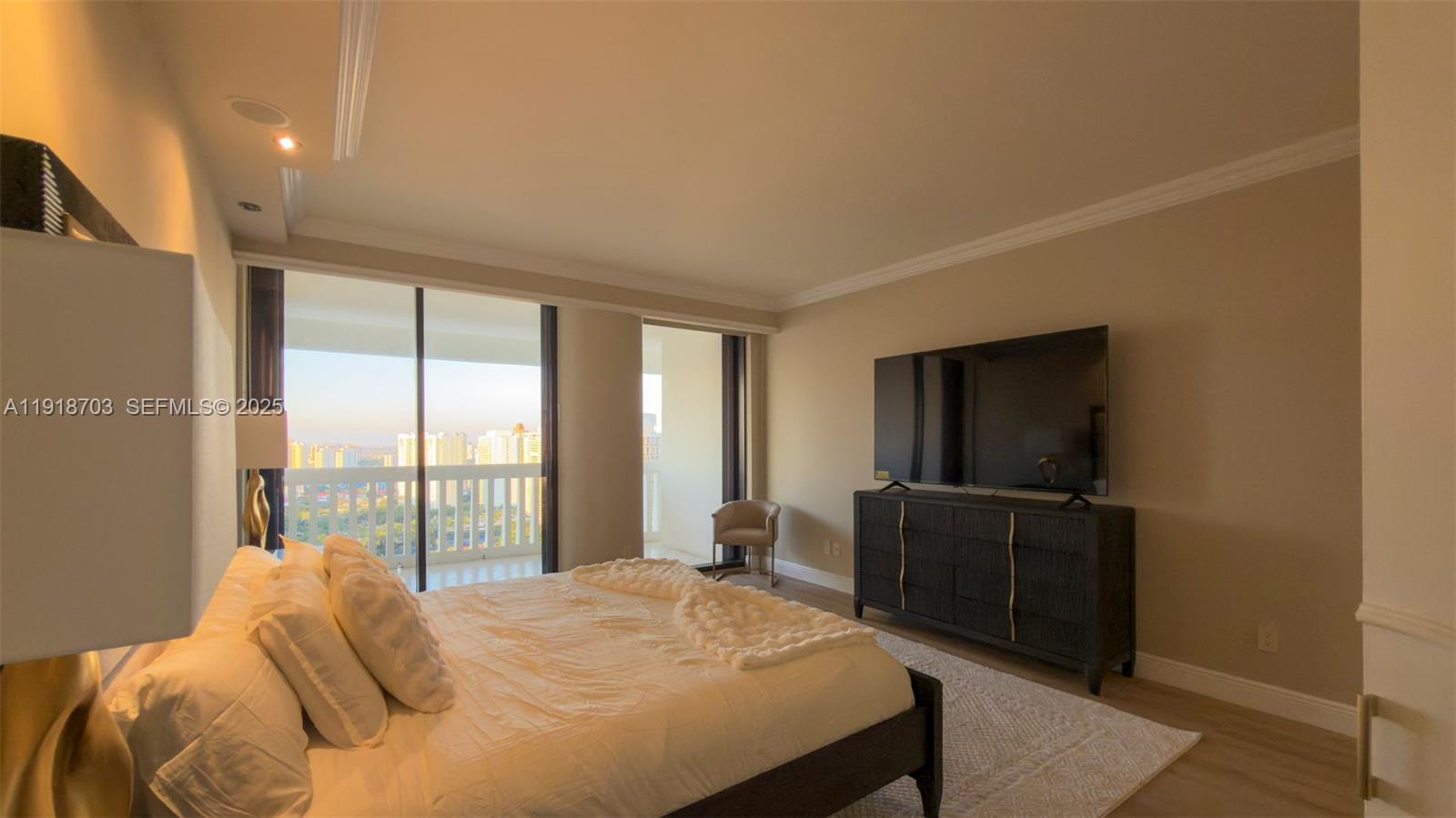 2000 Island Blvd #3004, Aventura FL 33160