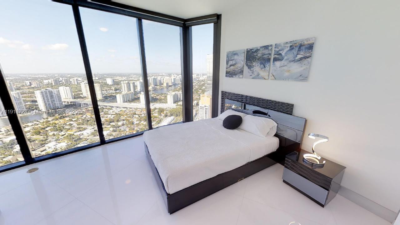 18555 COLLINS AVE #4804, Sunny Isles Beach FL 33160