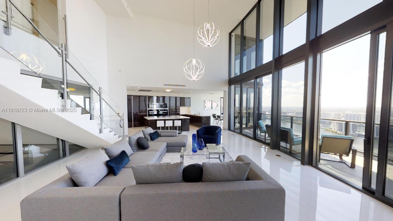 18555 COLLINS AVE #4804, Sunny Isles Beach FL 33160