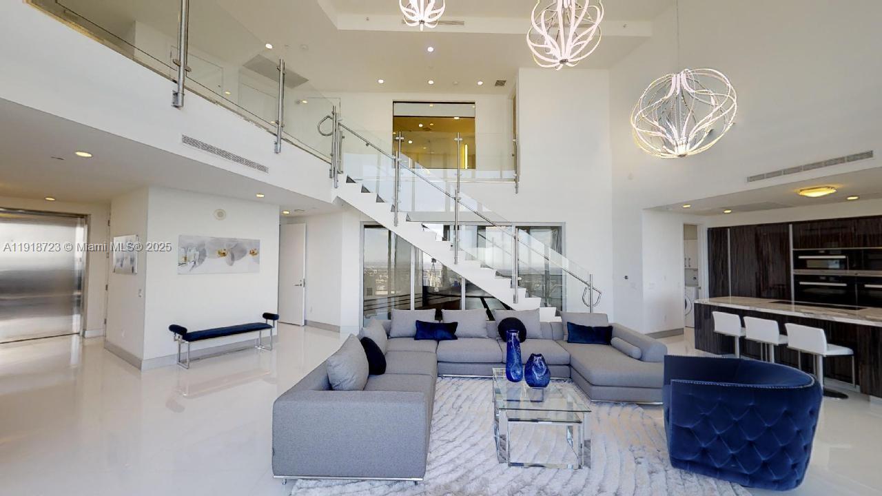 18555 COLLINS AVE #4804, Sunny Isles Beach FL 33160