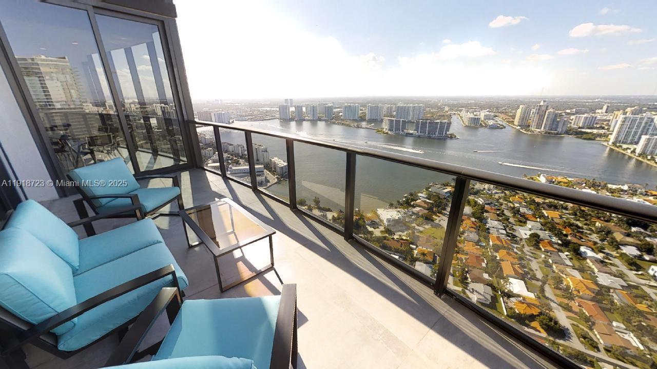 18555 COLLINS AVE #4804, Sunny Isles Beach FL 33160
