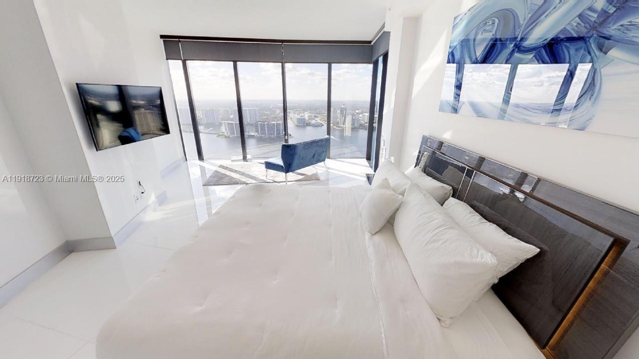 18555 COLLINS AVE #4804, Sunny Isles Beach FL 33160