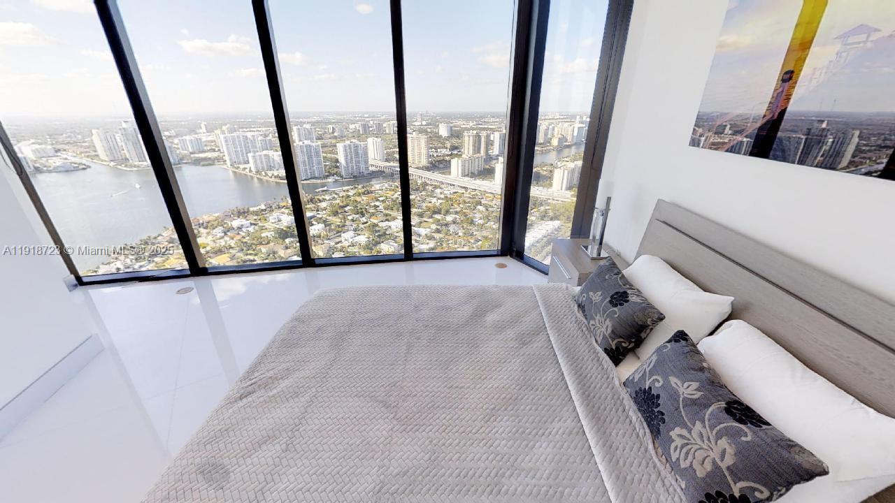 18555 COLLINS AVE #4804, Sunny Isles Beach FL 33160