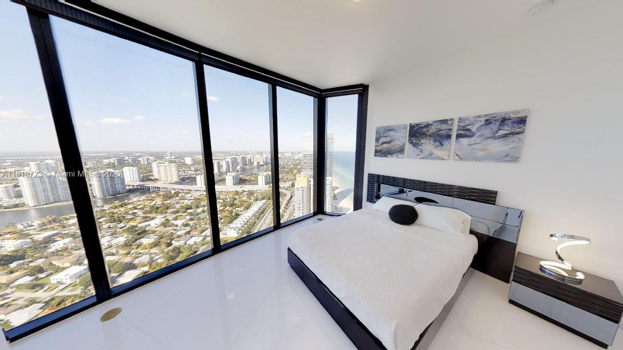 18555 COLLINS AVE #4804, Sunny Isles Beach FL 33160