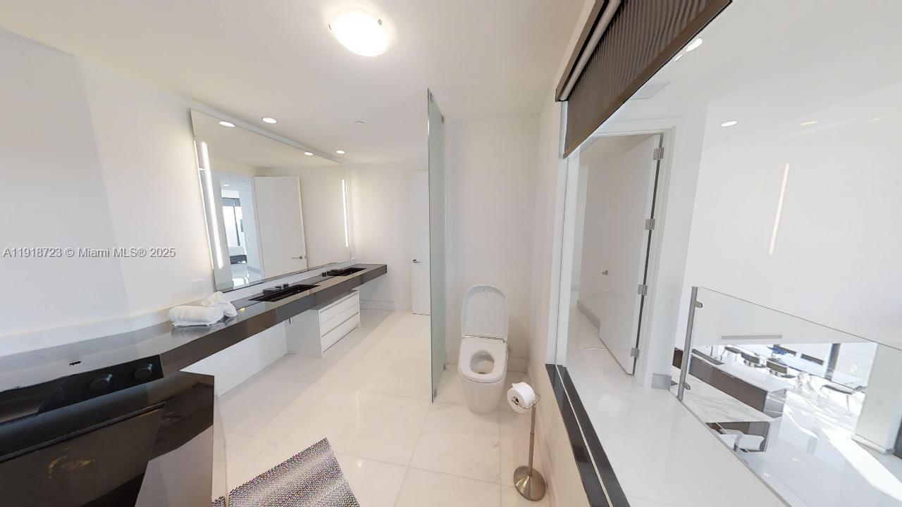 18555 COLLINS AVE #4804, Sunny Isles Beach FL 33160