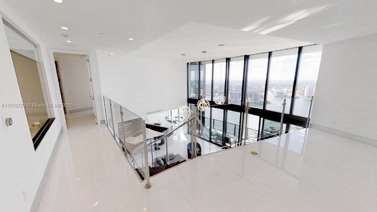 18555 COLLINS AVE #4804, Sunny Isles Beach FL 33160