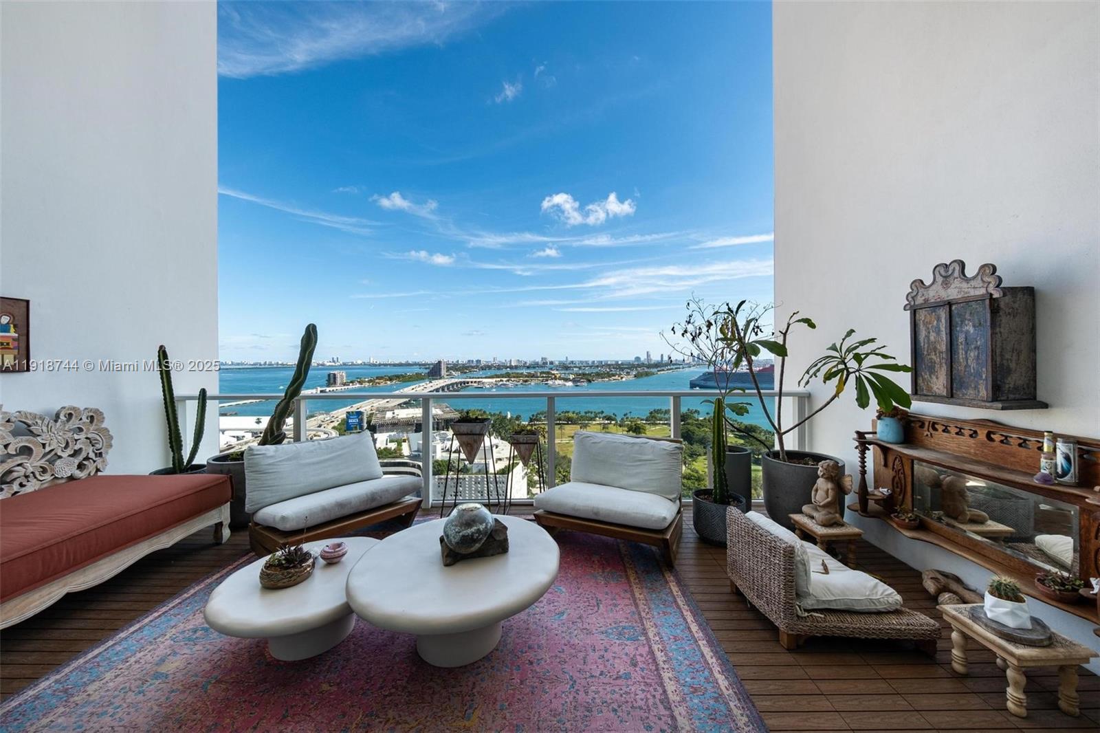 1040 Biscayne Blvd #2203, Miami FL 33132