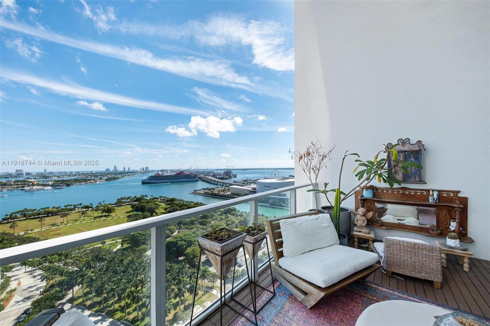 1040 Biscayne Blvd #2203, Miami FL 33132