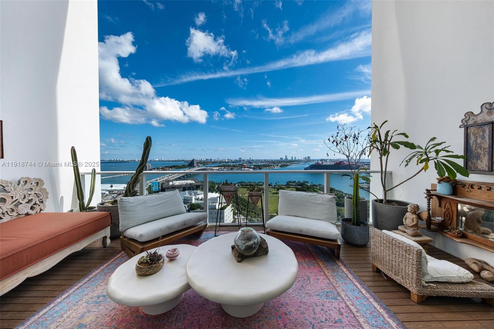 1040 Biscayne Blvd #2203, Miami FL 33132