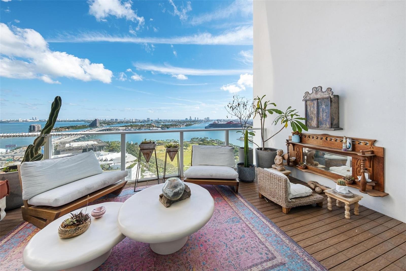 1040 Biscayne Blvd #2203, Miami FL 33132