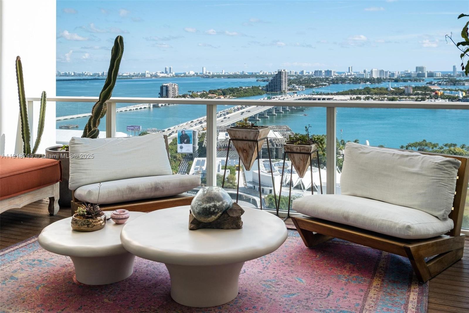 1040 Biscayne Blvd #2203, Miami FL 33132