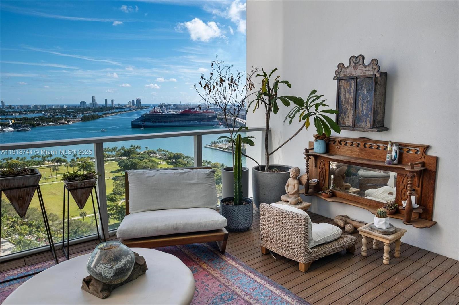 1040 Biscayne Blvd #2203, Miami FL 33132