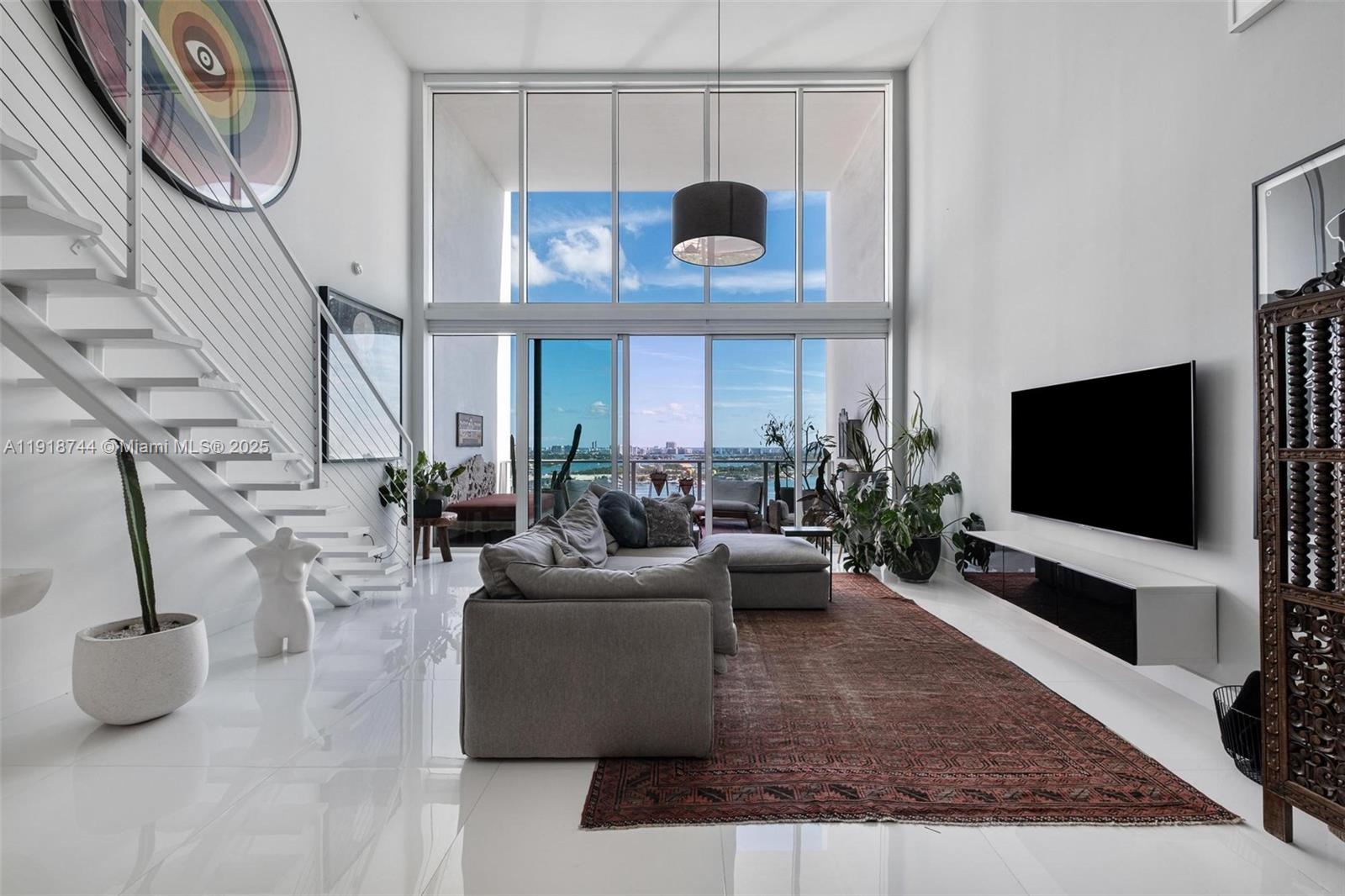 1040 Biscayne Blvd #2203, Miami FL 33132