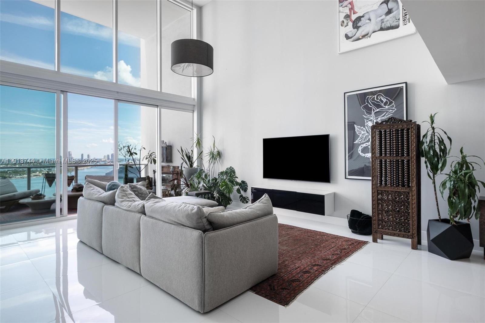 1040 Biscayne Blvd #2203, Miami FL 33132