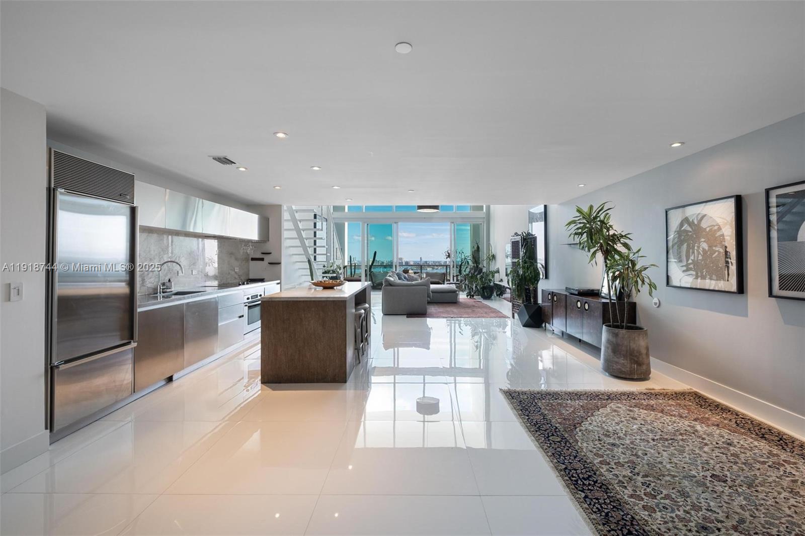 1040 Biscayne Blvd #2203, Miami FL 33132
