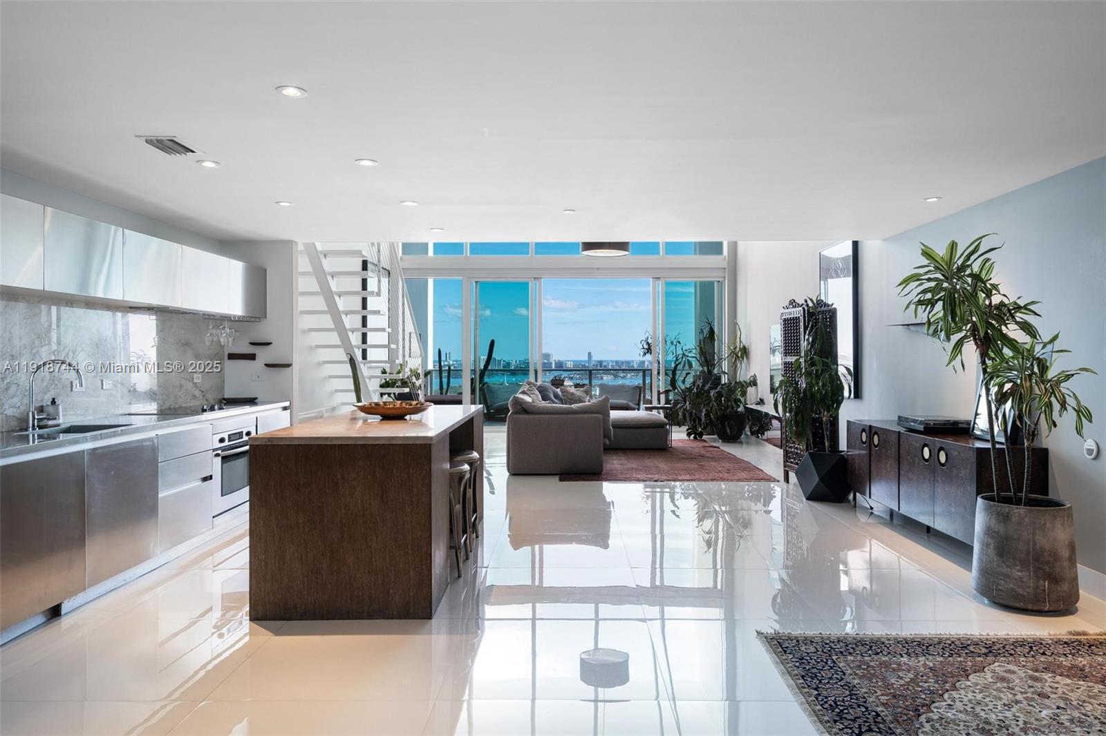 1040 Biscayne Blvd #2203, Miami FL 33132