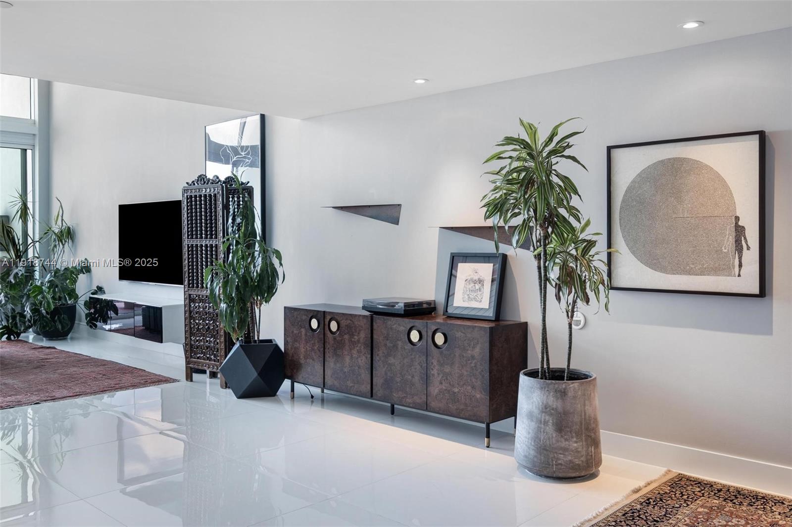 1040 Biscayne Blvd #2203, Miami FL 33132