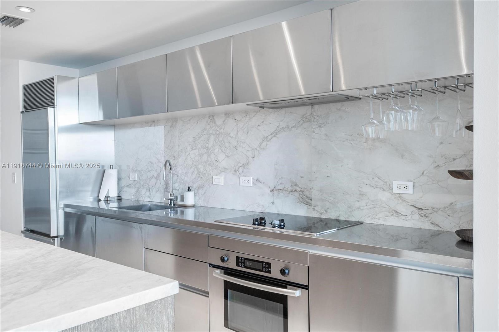 1040 Biscayne Blvd #2203, Miami FL 33132