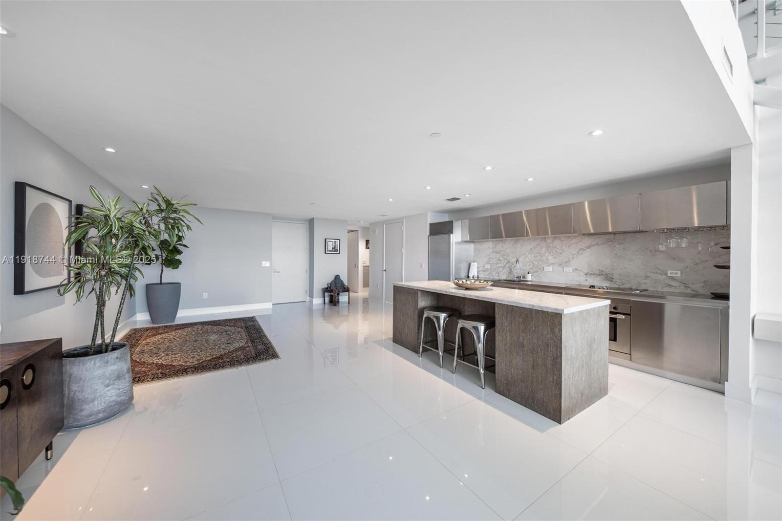 1040 Biscayne Blvd #2203, Miami FL 33132
