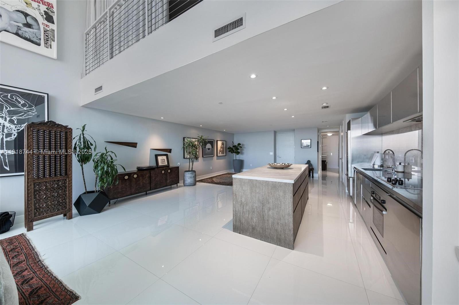 1040 Biscayne Blvd #2203, Miami FL 33132
