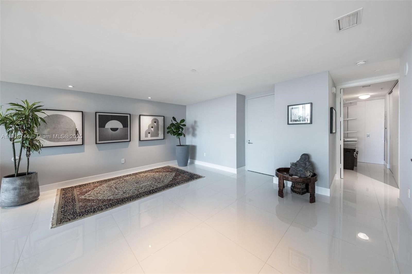 1040 Biscayne Blvd #2203, Miami FL 33132