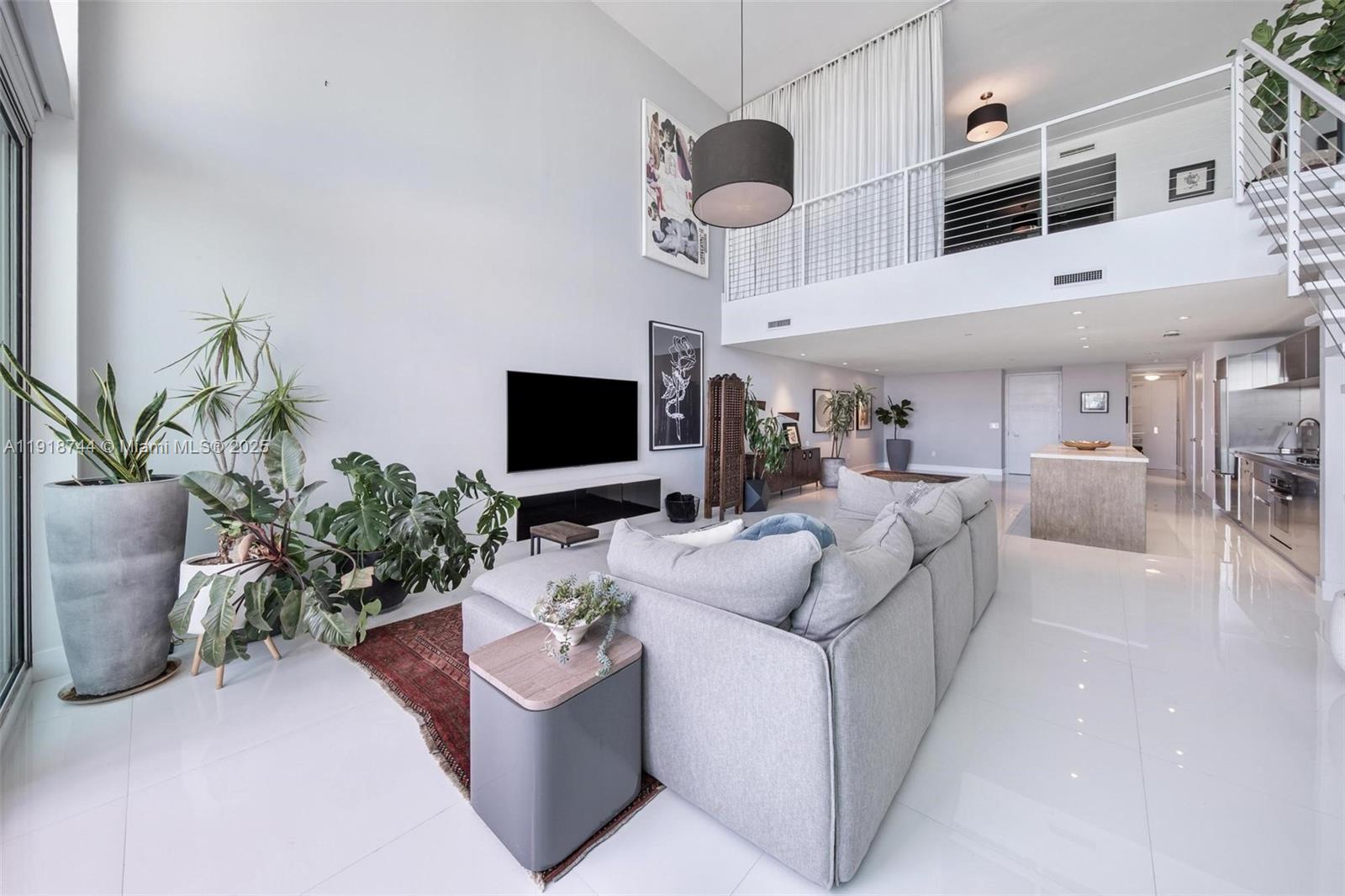 1040 Biscayne Blvd #2203, Miami FL 33132