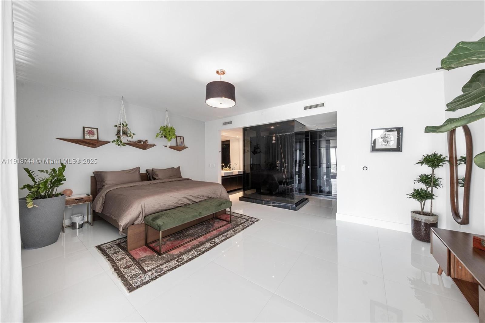 1040 Biscayne Blvd #2203, Miami FL 33132