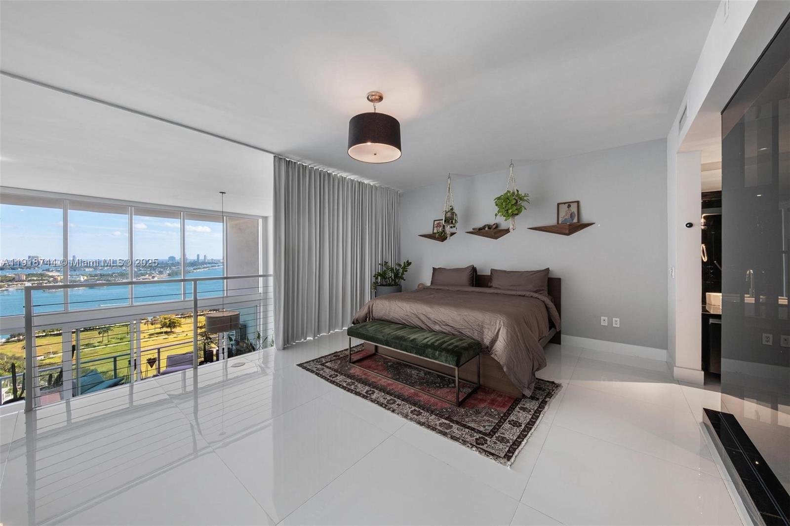 1040 Biscayne Blvd #2203, Miami FL 33132