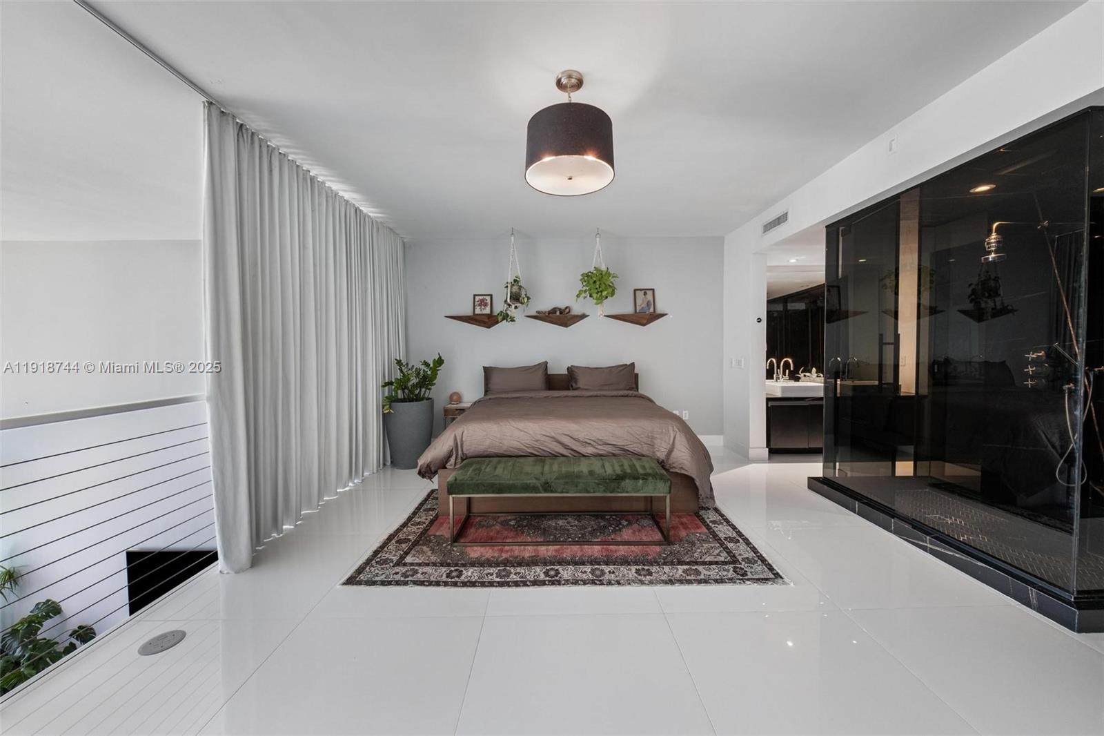 1040 Biscayne Blvd #2203, Miami FL 33132