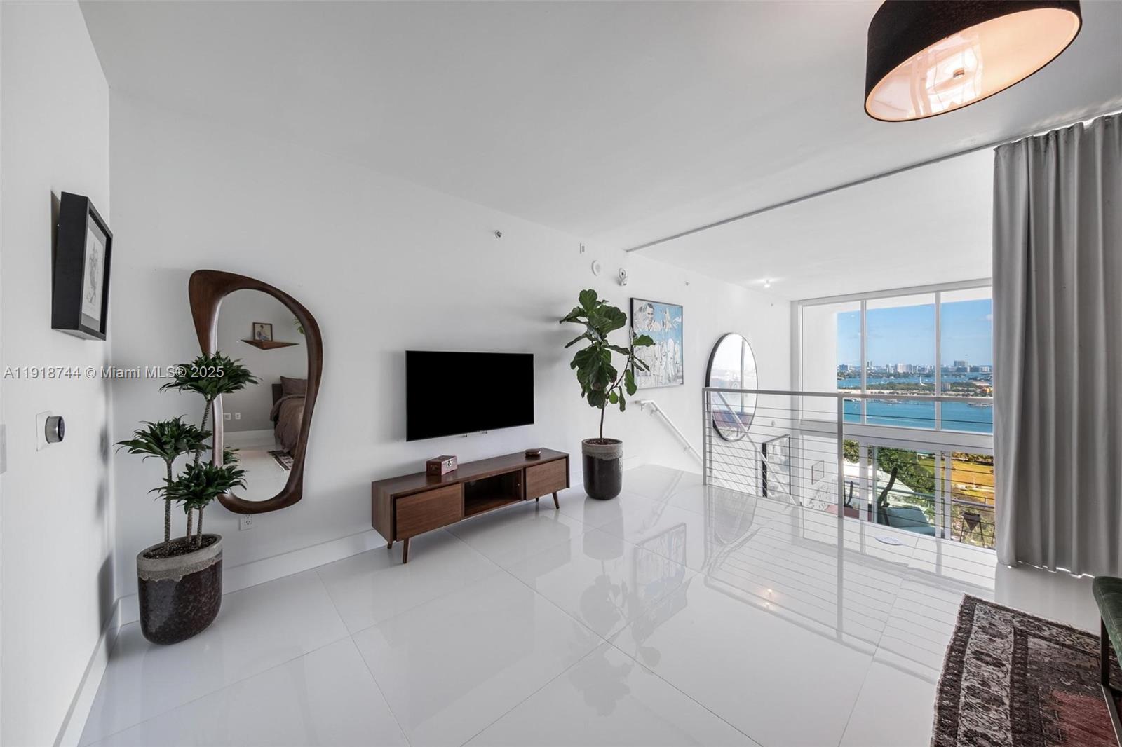 1040 Biscayne Blvd #2203, Miami FL 33132