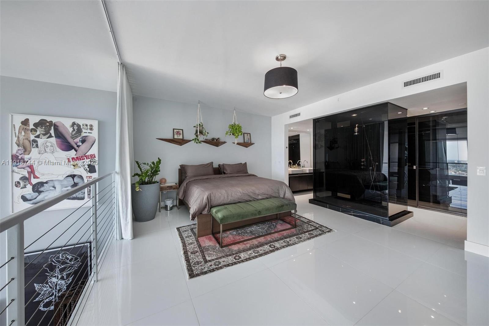 1040 Biscayne Blvd #2203, Miami FL 33132