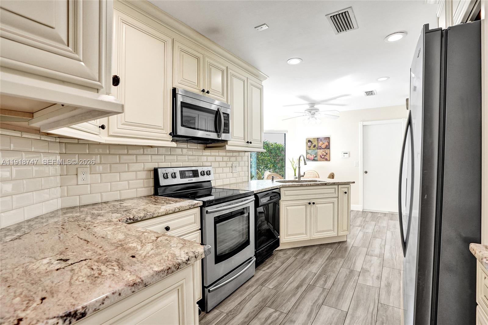 1140 Sand Drift Way #B, West Palm Beach FL 33411